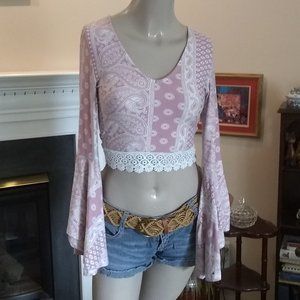 EXTREMELY CUTE BOHO CROPTOP  !!! ( md )  MUST HAVE